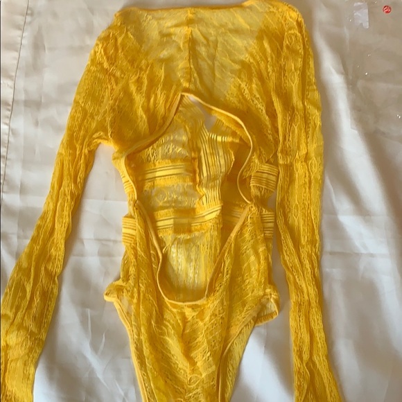 Lacy Bodysuit in 2 colours! - Picture 3 of 7